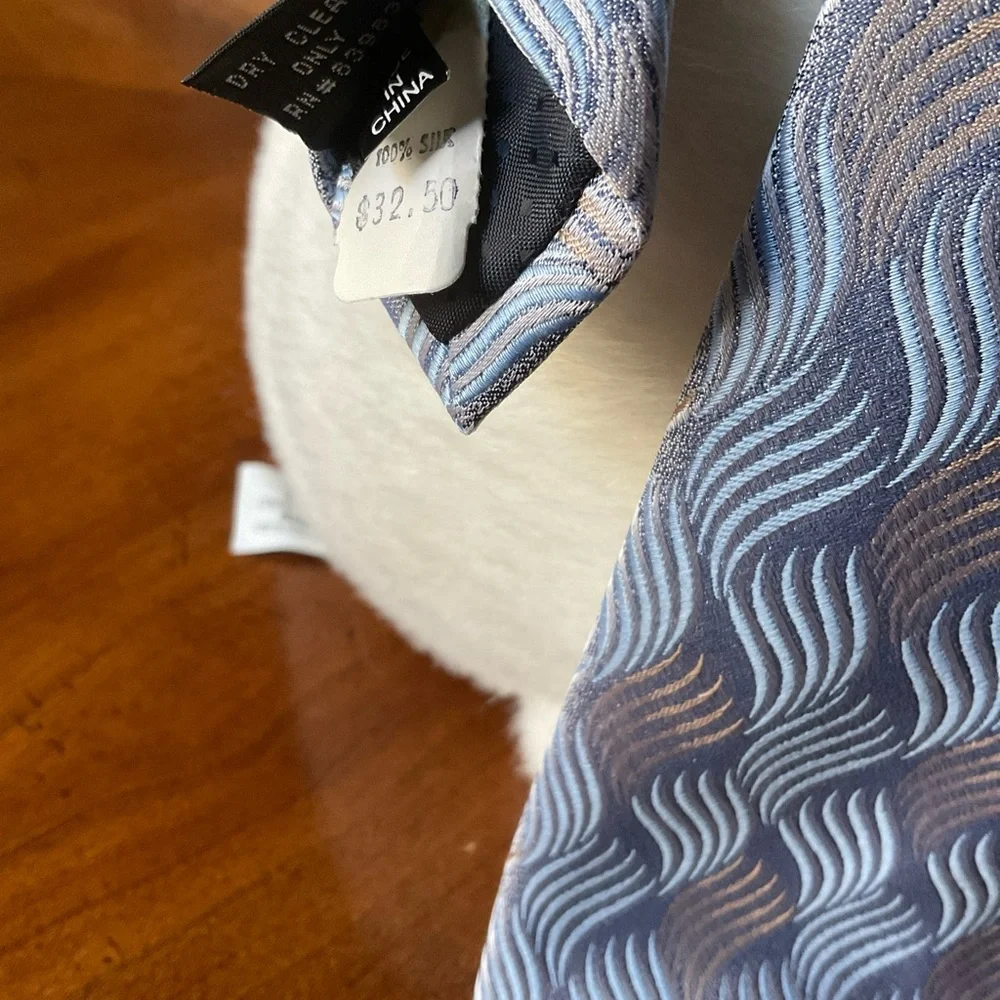Bruno Piatelli Men Silk Powder Blue Gray Hip Dapper Wavy Pattern  X-Long Tie